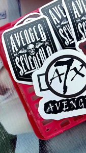 (ISI 100 PCS) STIKER VERSI JARI TENGAH ANTI AIR VINYL 100PCS STIKER HELEM KACA TUMBLR CASING HANDPONE