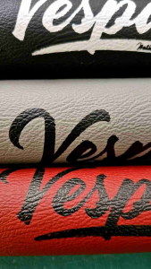 นวมหุ้มตะแกรงหลัง ป้องกันการเจ็บหลัง ใส่เวสป้าได้ทุกรุ่น  วัสดุ หนังPVC มี 3 สีดำ Notie vespa Shop