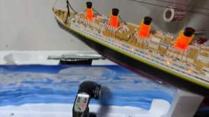 เรือไททานิคบังคับ