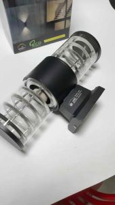 KL-1002 โคมไฟติดผนังภายนอก กันน้ำ กันฝน เปลี่ยนหลอดไฟได้ ใช้หลอด E27*2