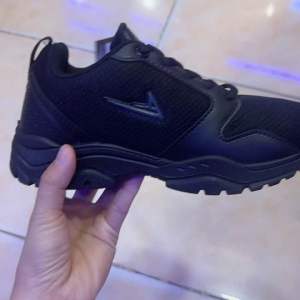 Sepatu sneakers sekolah MCL 670 2warna sz 35-44(FREE KAOS KAKI)