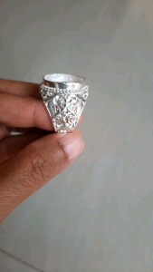 Cincin Perak Ukir: Aksesori Pernikahan Tradisional Indonesia