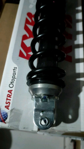 SOK SHOCKBREAKER BELAKANG KYB BEAT KARBU VARIO SCOOPY SPACY KARBU MIO FINO XEON MIO J M3 KYOC 5370H