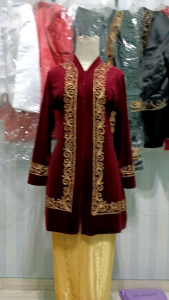 Kebaya Kartini Bludru Full Bordir: Pakaian Tradisional Wanita Indonesia