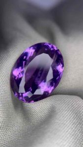 อเมทิสต์ธรรมชาติ 15.20 กะรัต ขนาด 20x15x9 มม. รูปทรงวงรี | Natural Amethyst 15.20 cts 20x15x9mm oval shape