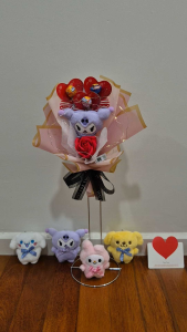 Sanrio Plushie Lollipop Bouquet Birthday Gift Bouquet featuring Kuromi Melody Cinnamoroll Pompompurin Surprise with plush keychains with Rose Soap Flower