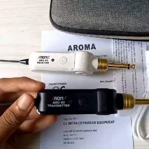 AROMA ARU 03 GUITAR TRANSMITTER WIRELESS 5 UHF ARU03