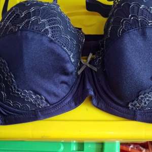 LOUELA  BRA 38B  UNDER WIRE LACE BRA