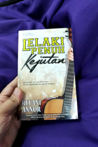 Lelaki Penuh Kejutan - Reeani Annur (NEW OLD STOCK)