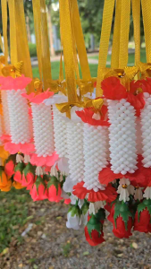 พวงมาลัยพลาสติก  พวงมาลัยไหว้พระ