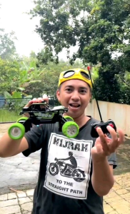 RC Mini Rock Crawler: Mainan Edukasi Anak yang Mengasyikkan