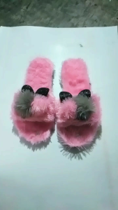 Sendal Selop Bulu Variasi Ubur-Ubur: Desain Unik Sendal Rumah Wanita