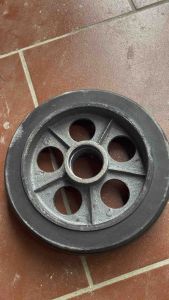 Bánh cao su lõi gang 23cm siêu chịu tải