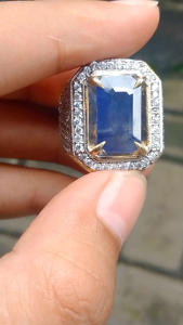 Cincin Batu Blue Safir Afrika: Desain Elegan & Corundum Kotak