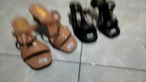 Sandal Wanita Heels Hak Tahu 5cm: Pilihan Terbaik untuk Anda