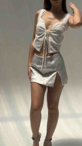 LA MODE STUDIOS - เสื้อครอป ผูกโบว์หน้าอก - Bella Top