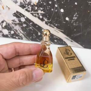 Nước hoa nữ Jimmy choo vàng 5ml