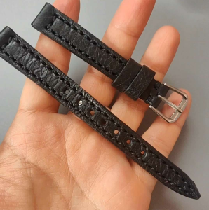 สายนาฬิกาหนังแท้ สีดำ 12 mm. บาง เรียบหรู เย็บมือ ทนทาน หนังแท้ทั้งเส้น บีบงอไม่แตกไม่หัก นุ่ม ใส่สบายข้อมือ แถมสปริงบาร์