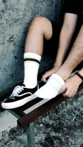 APPEARS SOCKS - OS WHITE GREEN STRIPS BLACK - Kaos kaki motif