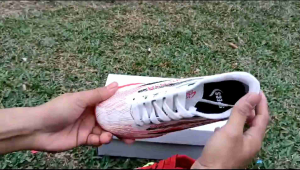 Sepatu futsal anak/sepatu olahraga anak