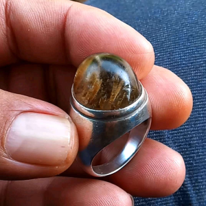 แหวนเงินแท้สั่งทำพิเศษหัวแก้วโป่งข่ามเก่าๆเป็นไหมทองชนิดแท่งใหญ่ๆ สุดยอดของความหายาก มีเพียงชิ้นเดียวเท่านั้น