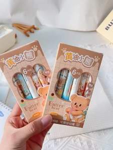 ปากกาเจลลบได้ ปากกาหมีเนย ลายน่ารัก เขียนง่าย เขียนลื่น ลบได้ น่าใช้มาก หัวปากกาขนาด 0.5 mm. ✍️ 1 กล่อง มี 6 แท่ง ✍️ หมึกสีน้ำเงิน