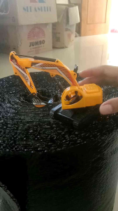Mainan Mobil Countruksi Beko Kobelco Diecast Beku Escavator Menggunakan Mesin Manual Bisa Berjalan Tanpa Menggunakan  Baterai Dengan Daya Gesekan Bahan Plastik Berkualitas SNI Merek Ocean
