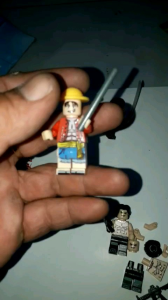 Lắp ráp 1 mô hình minifigure nhân vật One_Piece Hải tặc bằng nhựa