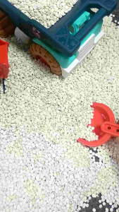 Pasir Plastik Playground 500g