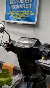 REAR HANDLE COVER BATOK BELAKANG MOTOR YAMAHA VEGA R 2004