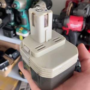 [HCM]Pin đóng mới RYOBI 6cell 12v sả 4A BH 6 tháng- chuyên ryobi nội địa nhật loại PIN chọt nha ae. - PIN loại 1 chuyên ae đi ctrinh liên tục 4h làm việc 0971727074 0971727074