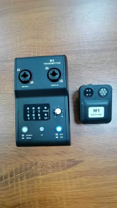 Wireless In-Ear Monitor System Portable Sound Card Mixer Stage Monitoring Earphone for Singer Band Live