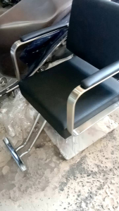 Ghế cắt nữ tay vuông