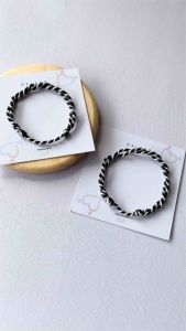 MINE & YOURS Gelang Couple Hitam Putih Salur Bestie Pasangan Sahabat Minimalis Cauple Vintage Aesthetic Terbaru Kekinian Mewah Bahan Lembut Kuat Tahan Air