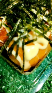 สาหร่ายตัดเส้น สาหร่ายแผ่นย่างตัดเส้น (สตริป) โรยหน้าทาโกะยากิ