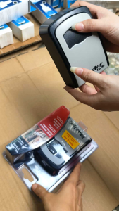 Ổ khóa gắn tường Thân thép phủ sơn được gia cố tăng độ bền ngăn cản việc đập phá mã 5401MCND thương hiệu Master Lock