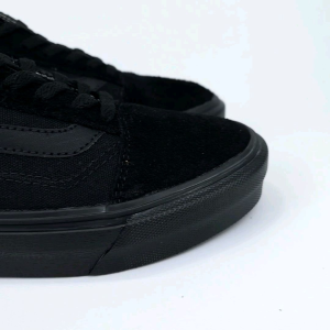 Hamz Epic Low Full Black Sepatu Sneakers Pria dan Wanita