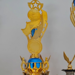 PIALA KAKI 2 PUTIH SANGKAR MEWAH