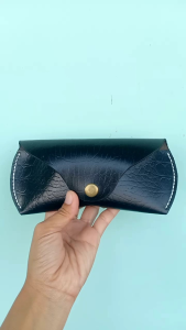Tempat Kacamata Kulit Asli Model Buaya Warna Hitam
