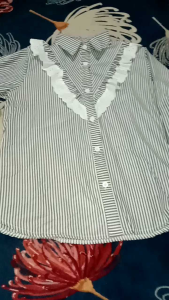 Kemeja Salur Wanita Renda Kekinian