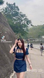 TANTANOD ชุดยีนส์ ผูกโบว์หน้า แขนตุ๊กตา กระโปรงยีนส์ ยินดีสำหรับผู้ชายชนิด 24-30 ปี