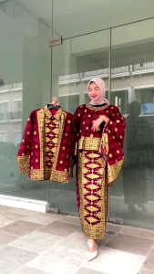 Setelan Songket Model Batwing: Elegan untuk Acara Penting