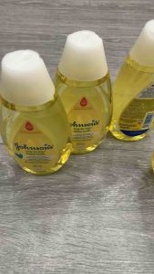 Sữa Tắm Johnsons Baby Cho Bé Sơ Sinh Không Cay Mắt Hương Thơm Dịu Nhẹ Tắm gội hằng ngày cho bé chai 200ml Hàng Chuẩn Công Ty