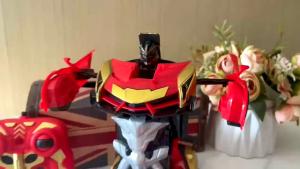 Xe ô tô điều khiển từ xa Iron Man biến hình Robot điều khiển 24g có đèn xoay 360 độ sử dụng pin sạc