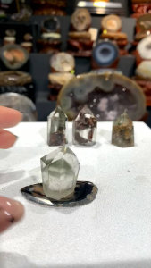 塔中塔绿幽灵柱 六角招正财 通透🇲🇾green phantom point 🆓随机 玛瑙片买一送一💯 🚚西马包邮🚛 鬼老招财绿幽灵柱子 🔮透体绿幽灵 💰助正财事业的水晶 扩展事业、吸引财富💰🚚