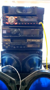 Máy phát nhạc liền Amply PIONEER DEH 360.- TÍNH NĂNG  Usb aux radio cd mp3.