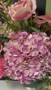 แจกันดอกไม้จัดสำเร็จ (ดอกไม้ผ้า/กำมะหยี่/พลาสติก) สูง60cms. สำหรับแสดงความยินดีในโอกาสต่างๆ และประดับตกแต่ง