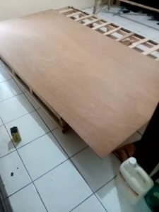 dipan kayu model kotak
