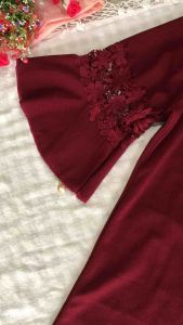 เดรสสีแดง คอกลม แขนระบายแต่งลูกไม้ แขนสามส่วน แฟชั่นเหมาะกับสาวอวบ