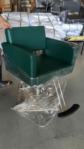 BS99/4 แถมผ้าคลุมตัดซอย💺 ❤️  ลายใหม่ เก้าอี้บาร์เบอร์ เก้าอี้ตัดผม เก้าอี้เสริมสวย เก้าอี้ช่าง สินค้าคุณภาพ ของใหม่ ตรงรุ่น ส่งไว สินค้าแบรนด์คุณภาพแบรนด์บีเอส BS  สวยทนทานโครงสร้างเหล็กกันสนิม อายุการใช้งานยาวนาน